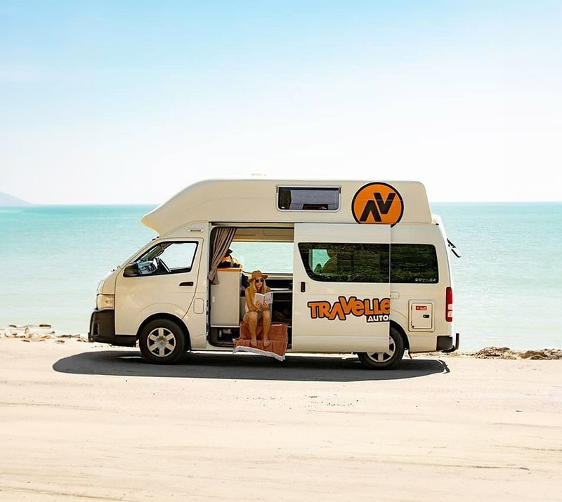 travellers-autobarn-left